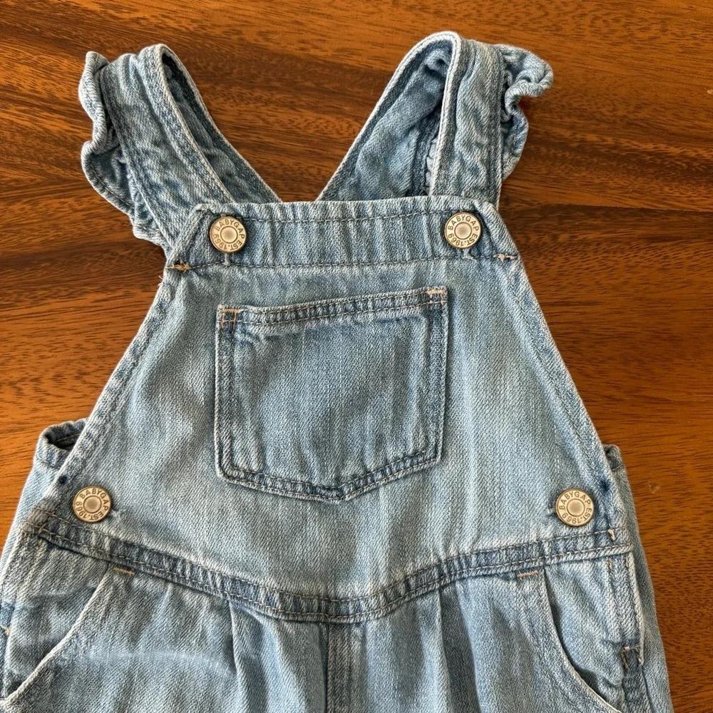 GAP Baby Denim Blue Short Overalls Organic Cotton Size 6-12M.